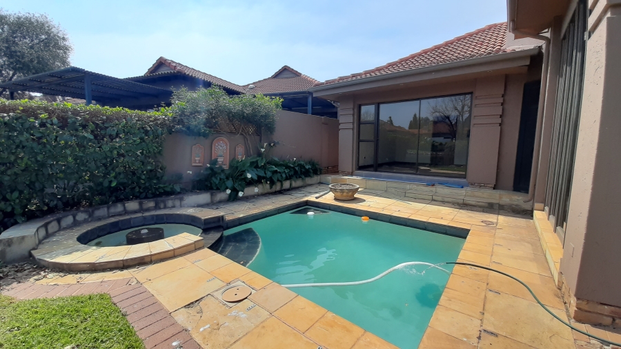 4 Bedroom Property for Sale in Pecanwood Estate North West